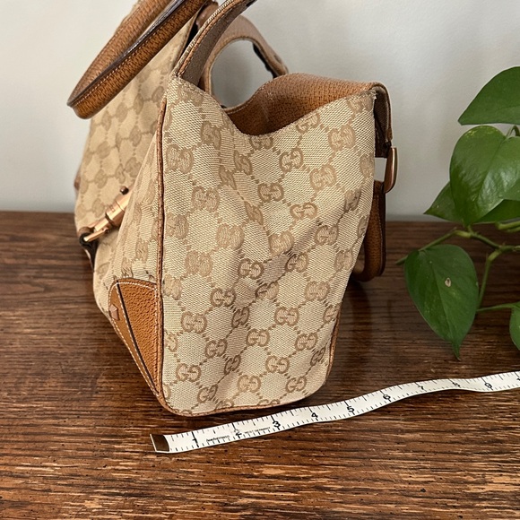 Vintage Gucci Beige and Brown Monogram GG Jackie Shoulder Bag 1244072123 - Picture 4 of 15